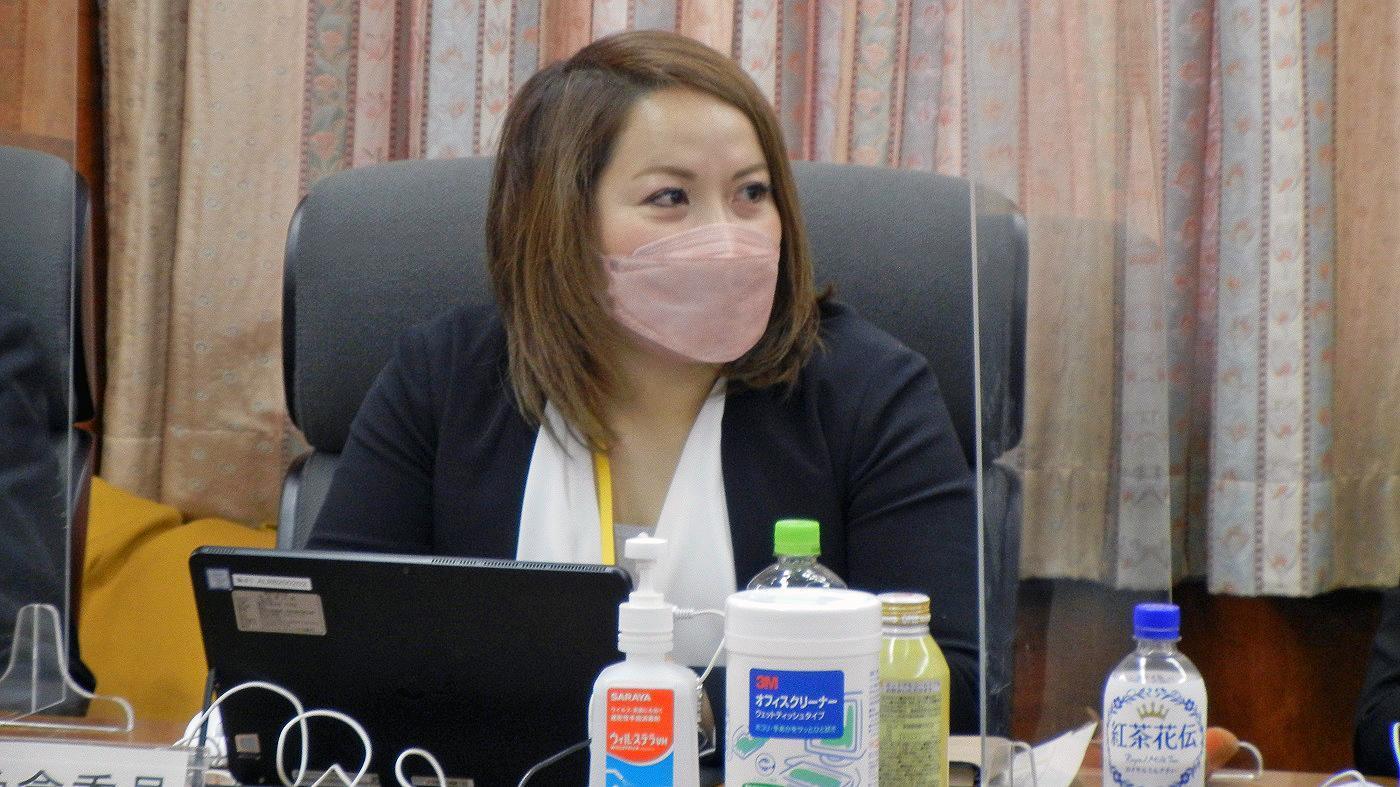 椛木円佳委員（今回はリモートで参加。画像は昨年12月の畜産部会で撮影したもの）