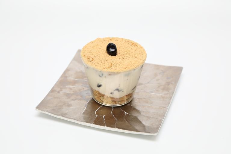 グランプリの「黒豆きな粉の和チーズデザート」