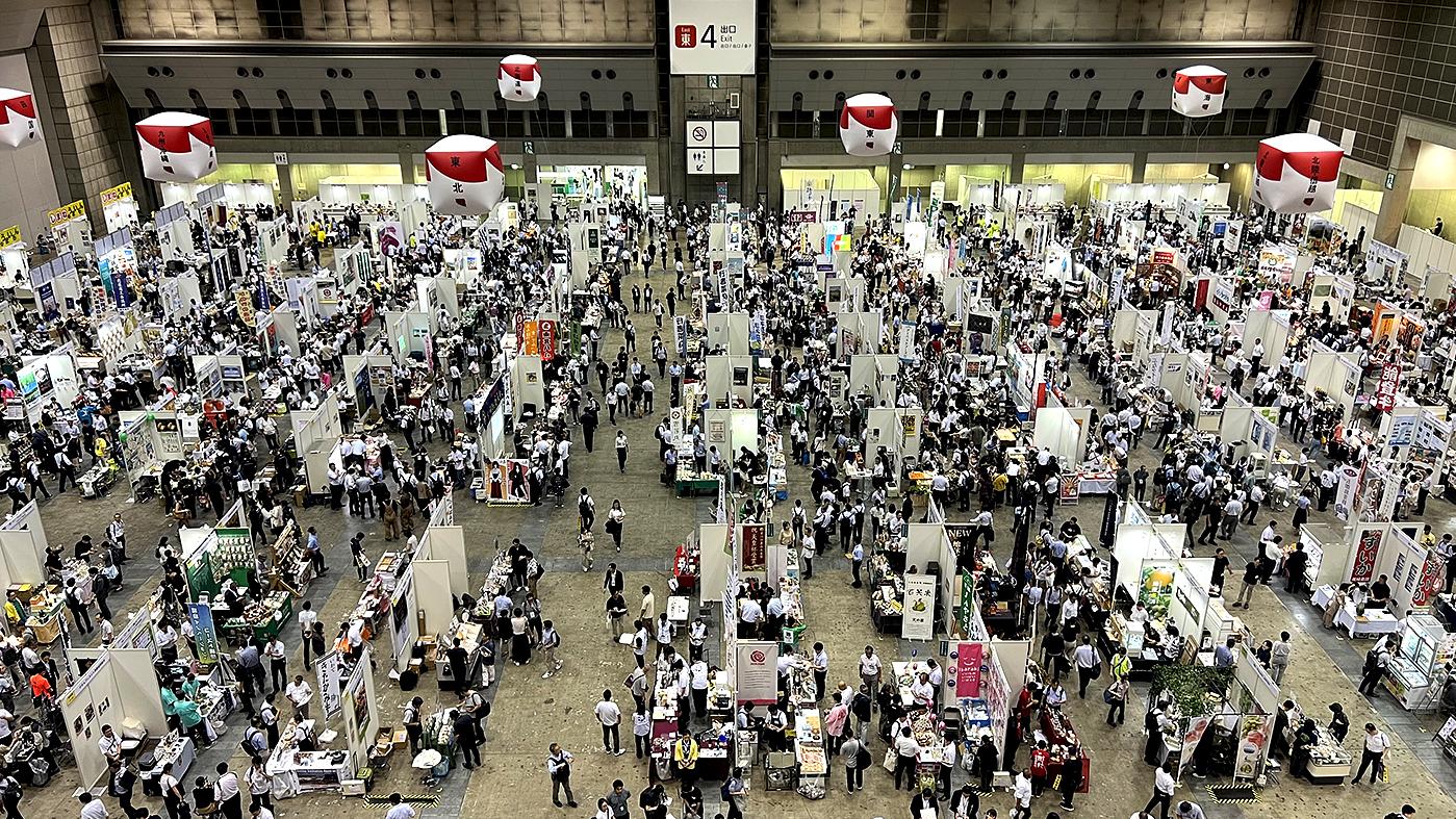 大勢の来場者で賑わうアグリフードEXPOの会場