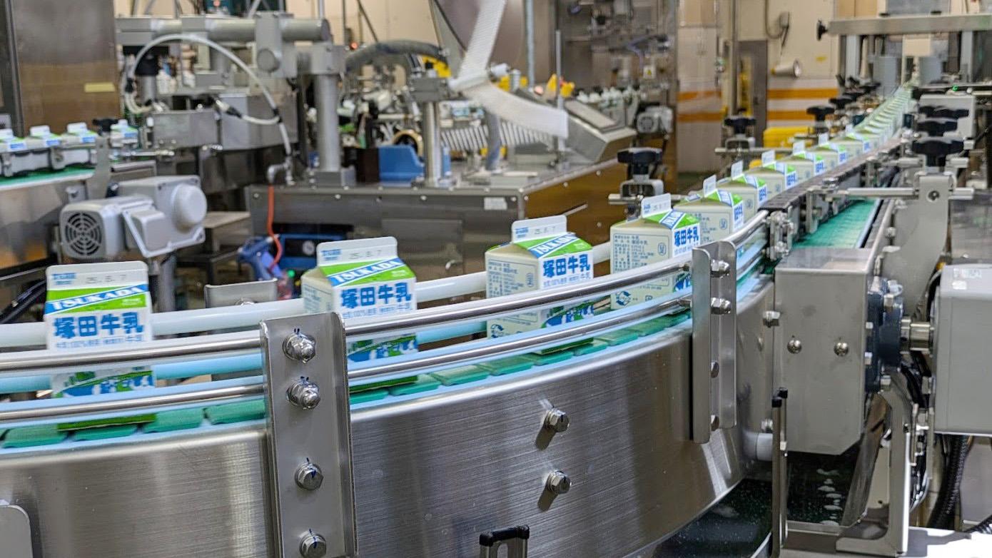 塚田牛乳が新たに導入した牛乳製造ライン