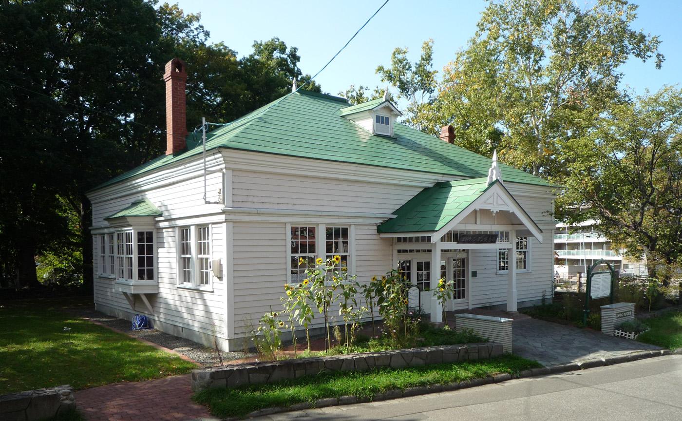 明治13年に建設された同牧牛場事務所｡現在はエドウィン・ダン記念館（札幌市南区真駒内）としてダンの功績を伝える資料等が多数展示され､無料で開放されている