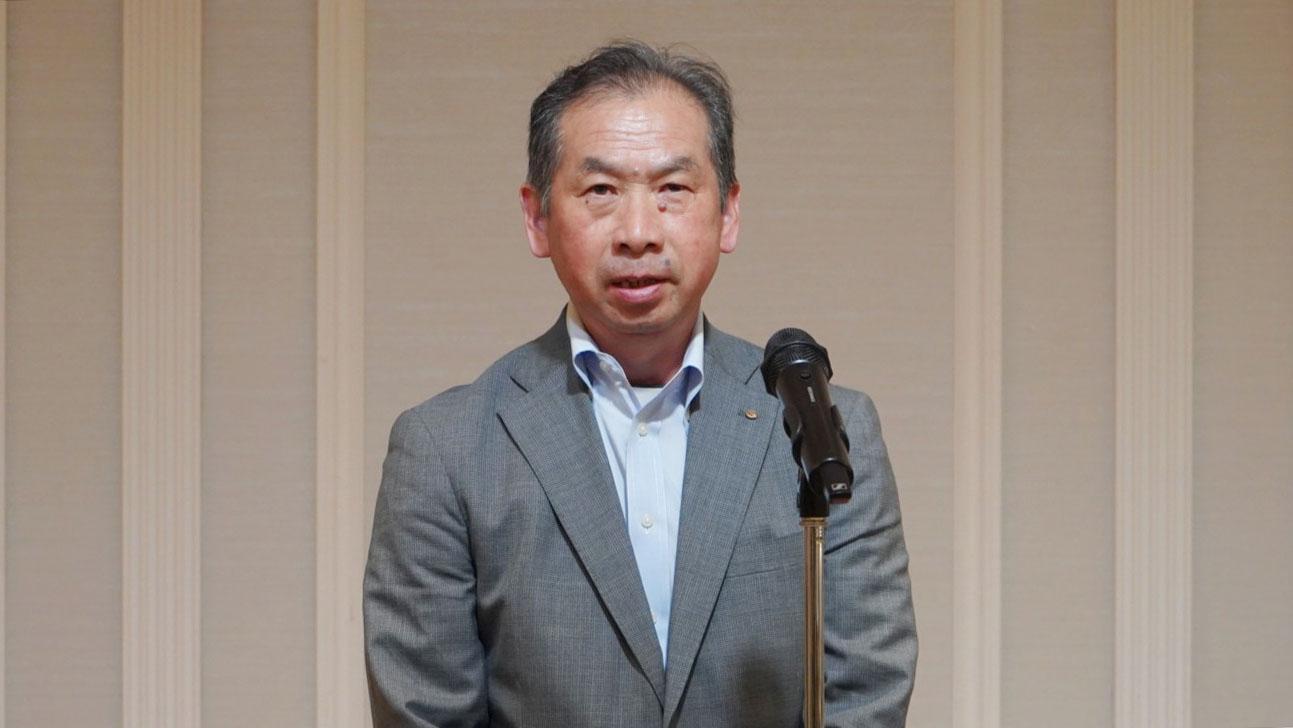 就任の抱負を述べる紺野宏・新会長